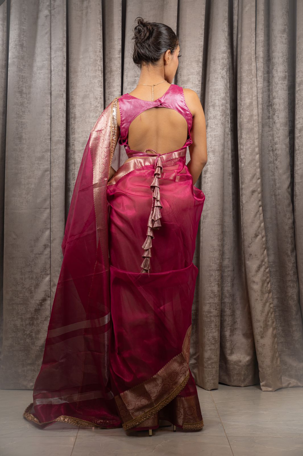 Gulabi Noor